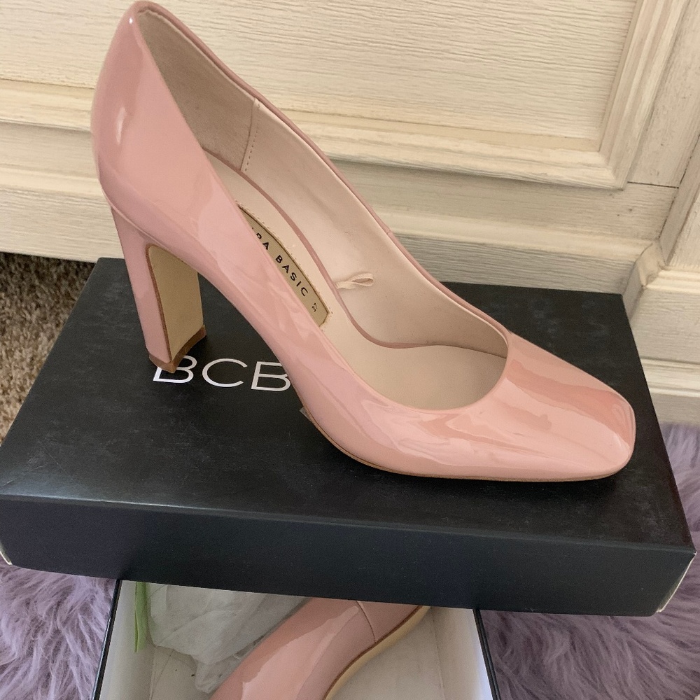 Never worn nude pumps
